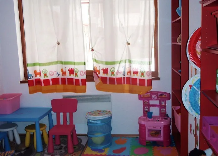 Pirin River Ski, Fun And Family Apartmanhotel Banszko